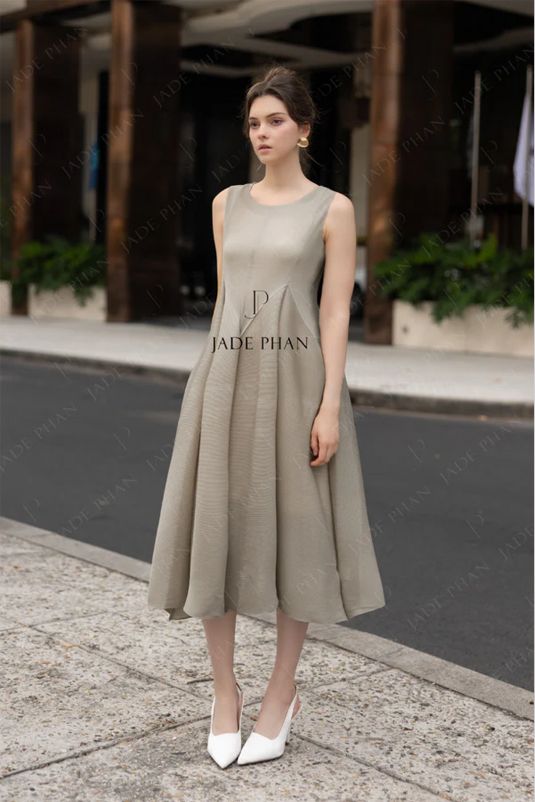 Loretta Pleated Dress - Ghi