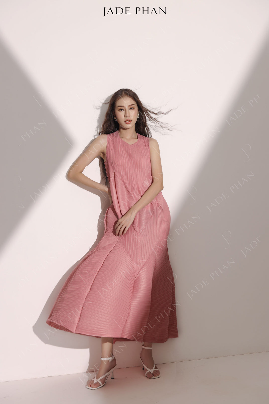 JEUNESSE Pleated Midi Dress - Váy Jeunesse