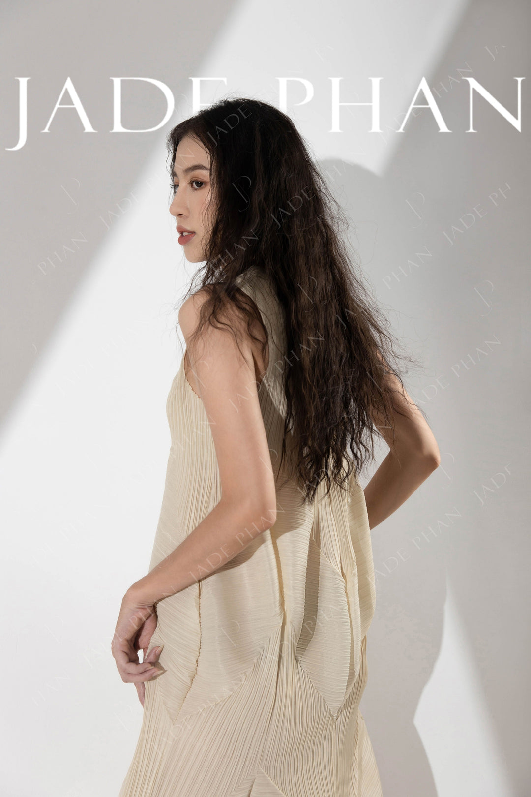 JEUNESSE Pleated Midi Dress - Váy Jeunesse