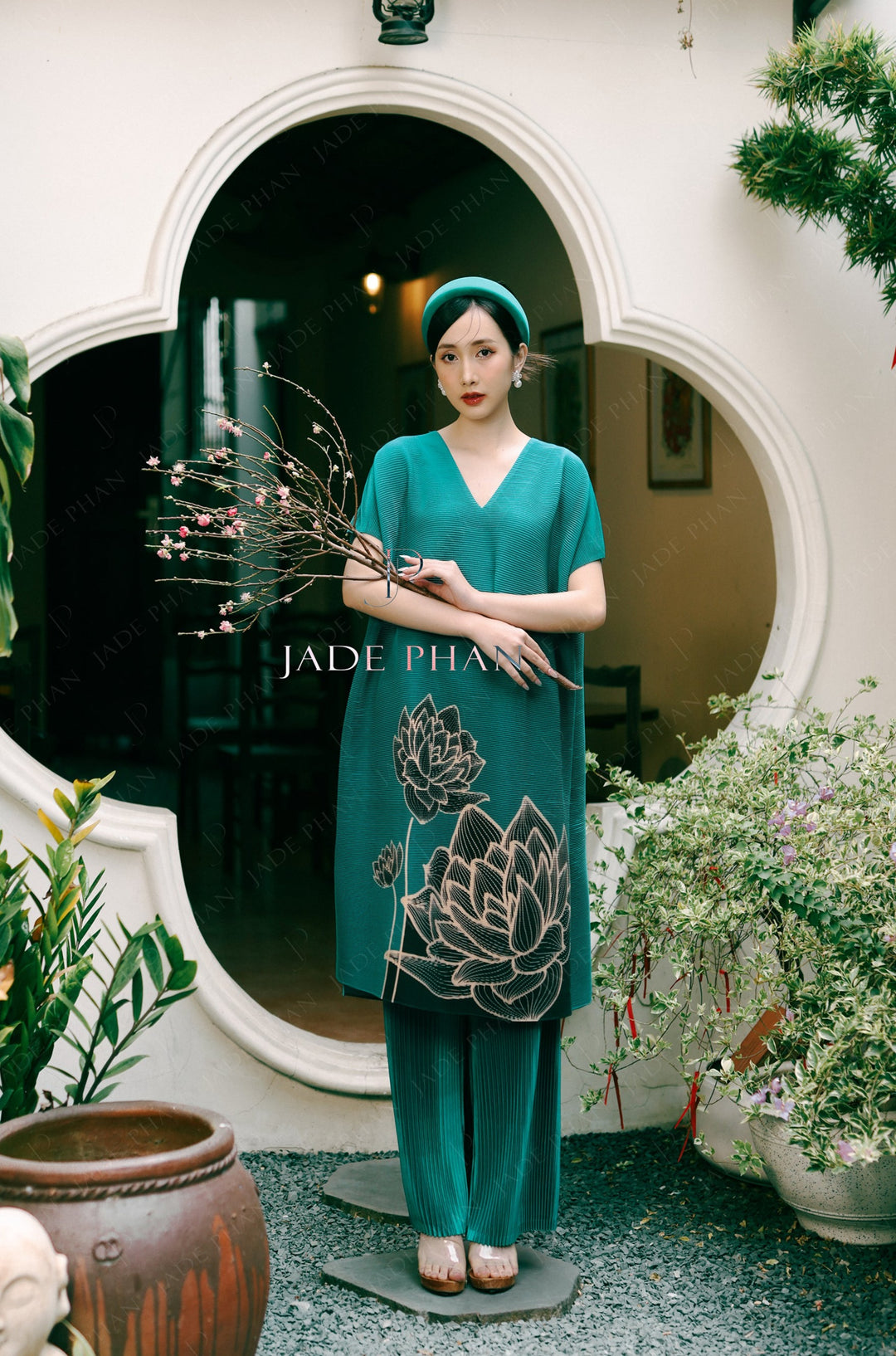 LAGAN Pleated Set - Set Áo dài + Quần