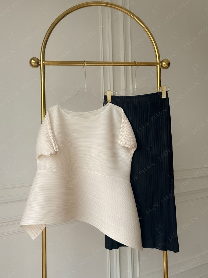 Set Katle Top & Audora Skirt/ Katle Trắng & Audora Đen